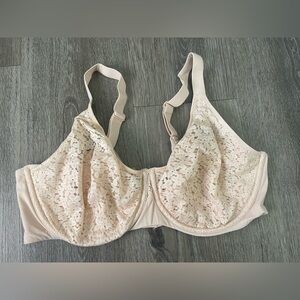 Chantelle Lace Bra in Soft Cream 40D